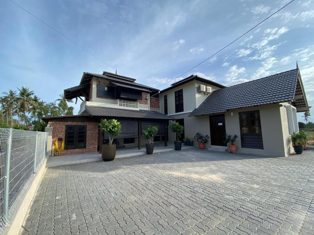 Nalayan Villa Kampung Kuala Besut Bagian luar foto